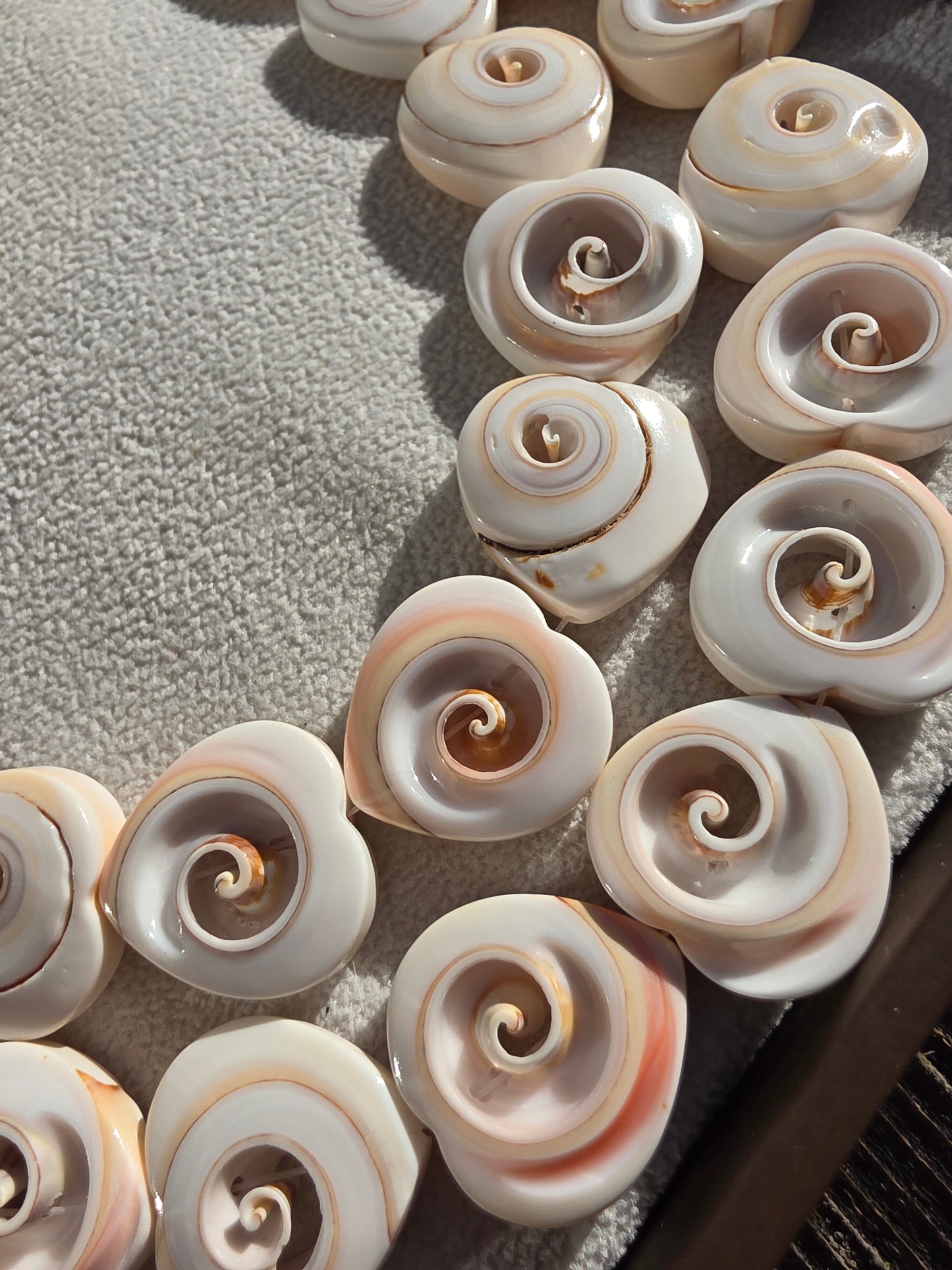 Shell Heart Beads Natural 20mmx20mm - 3 beads