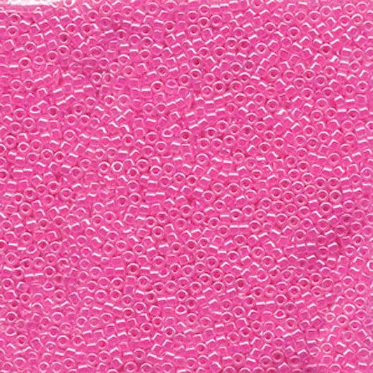 Miyuki Delica 11/0 delica lined Crystal fuchsia (DB247)